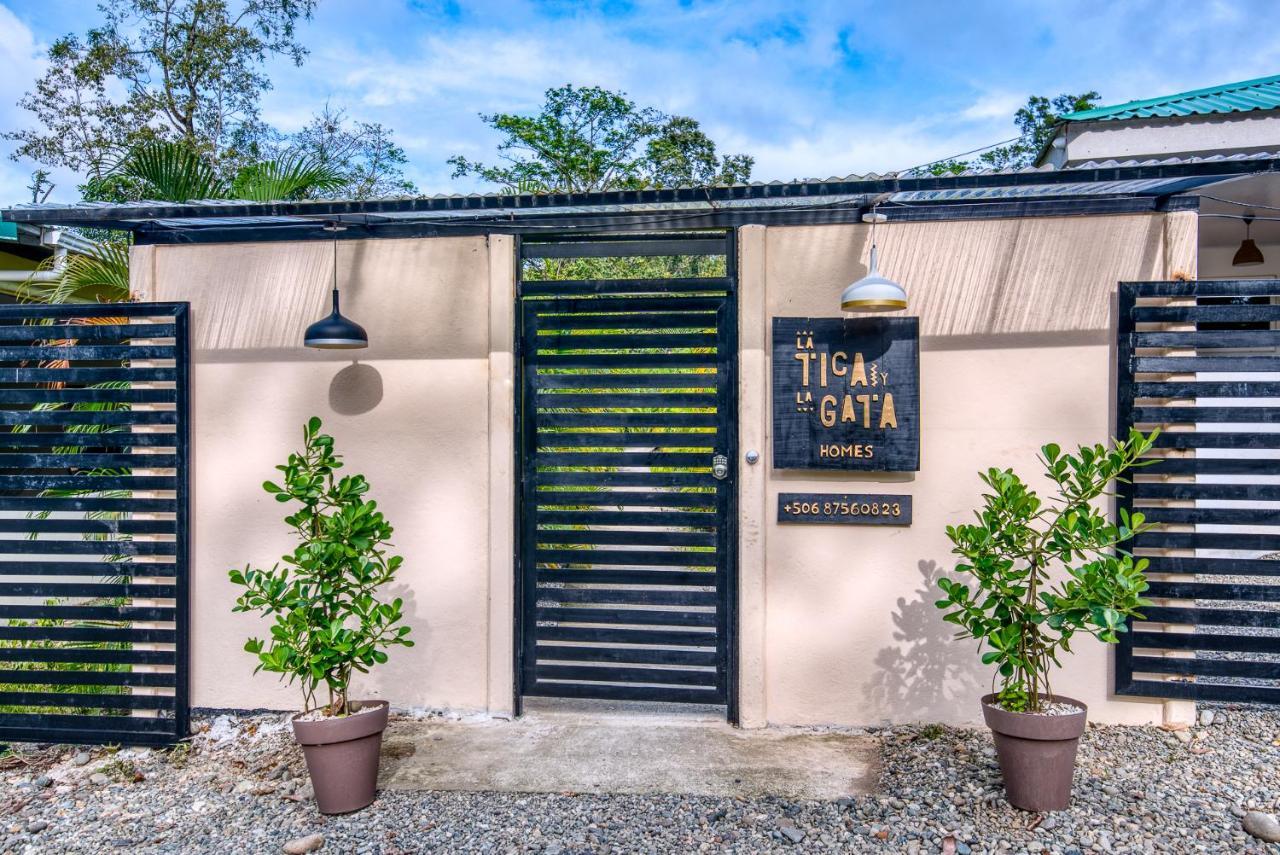 La Tica Y La Gata Hotel Puerto Viejo de Talamanca Exterior photo